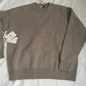 Aritzia Tna Layton oversized sweater nwt size 2 medium